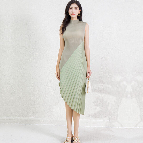 Fashionable Elegant Skirt With Half Turtleneck - Image 2