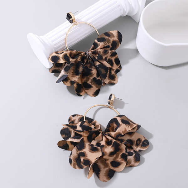 Exaggerated Fabric Leopard Print Earrings Circle Female - Image 2