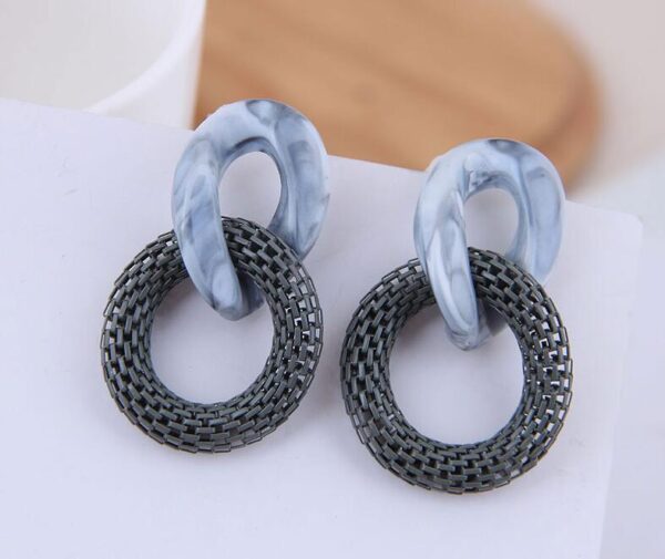 Fashion Exaggerated Acrylic Chain Earrings - Image 2