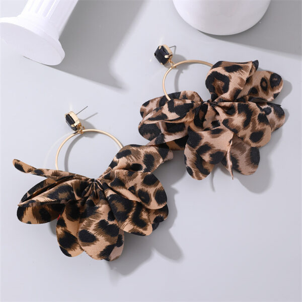 Exaggerated Fabric Leopard Print Earrings Circle Female - Image 5