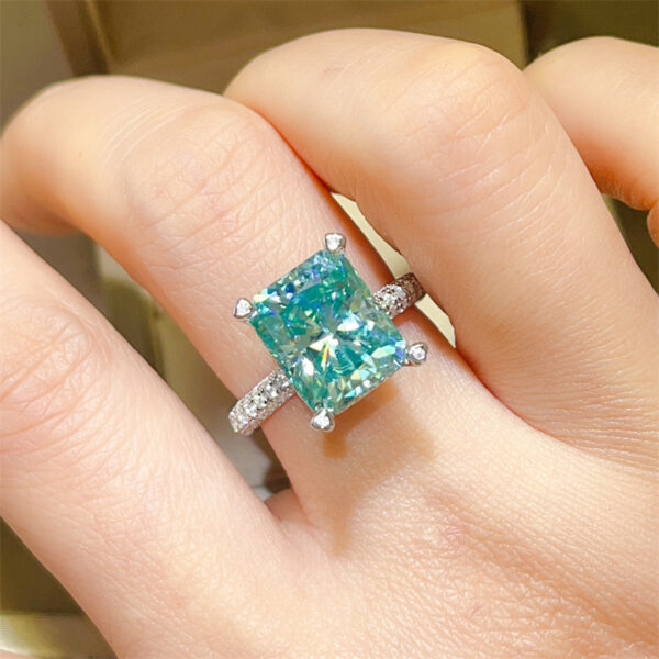 Para Green Ledean 5 Karat Moissanite Ring - Image 5