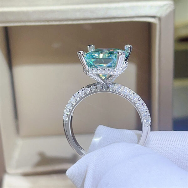 Para Green Ledean 5 Karat Moissanite Ring - Image 4