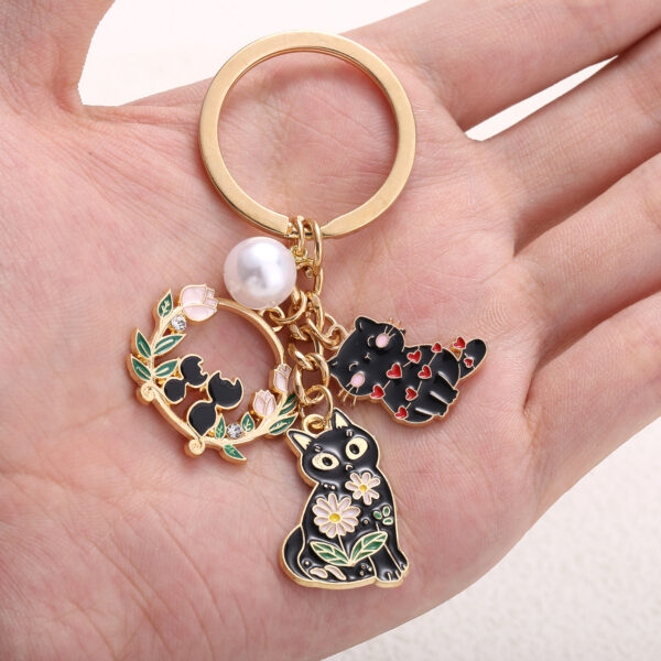 Simple Black Cat Wreath Pearl Keychain Cute Small Pendant - Image 6