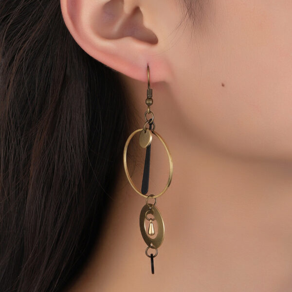 Cross-border European And American Style Asymmetric Personality Geometry Round Ring Earrings - Image 2