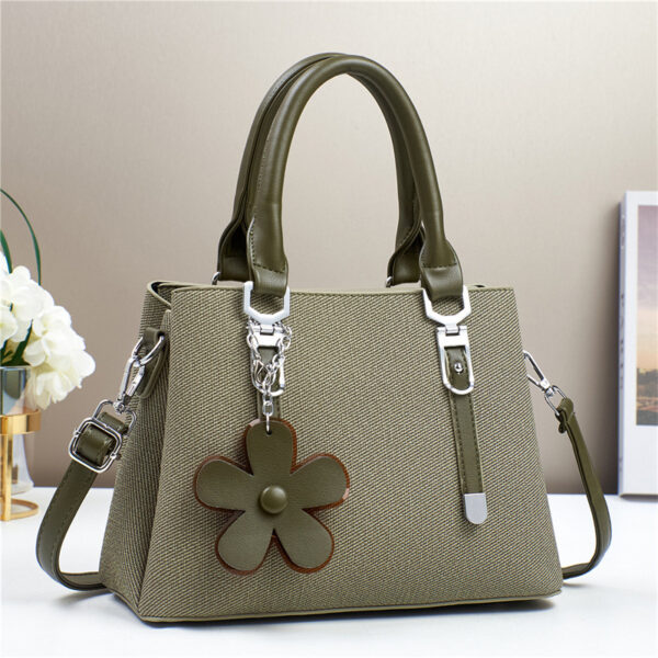 Personalized Western Style Large Capacity Exquisite Accessories Shoulder Messenger Bag - Image 5