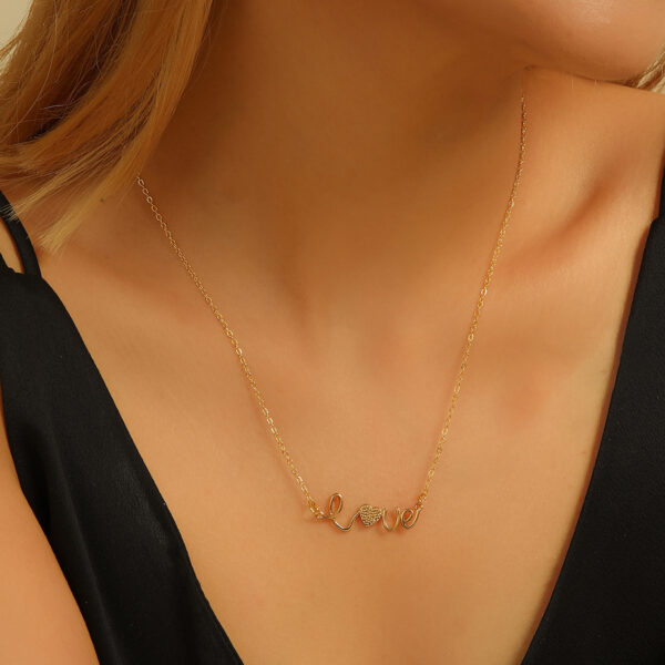 1pcs Simple Exquisite Inlaid Sparkling Diamond Symbol 8,Letter Love Pendant Necklace, Suitable For Women's Daily Wear, A Holiday Gift For Wives And Mothers - Image 4
